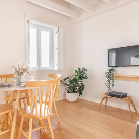 Apartment Plum Guide - Birchwood *