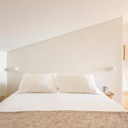 Plum Guide - Birchwood Apartment